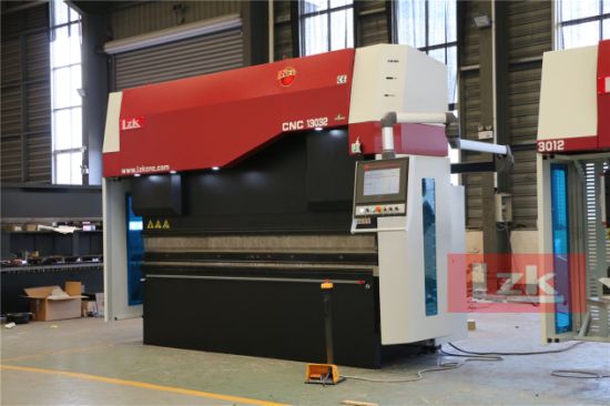 CNC Metal Bender Machine 130t3200 6 Axes